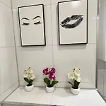Neue Orchideen-apartments Im Haus