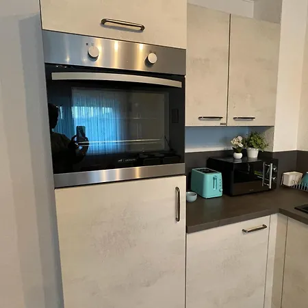 Neue Orchideen-apartments Im Haus Бад-Бергцаберн